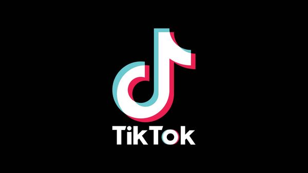 Gov. Greg Abbott bans TikTok on state phones